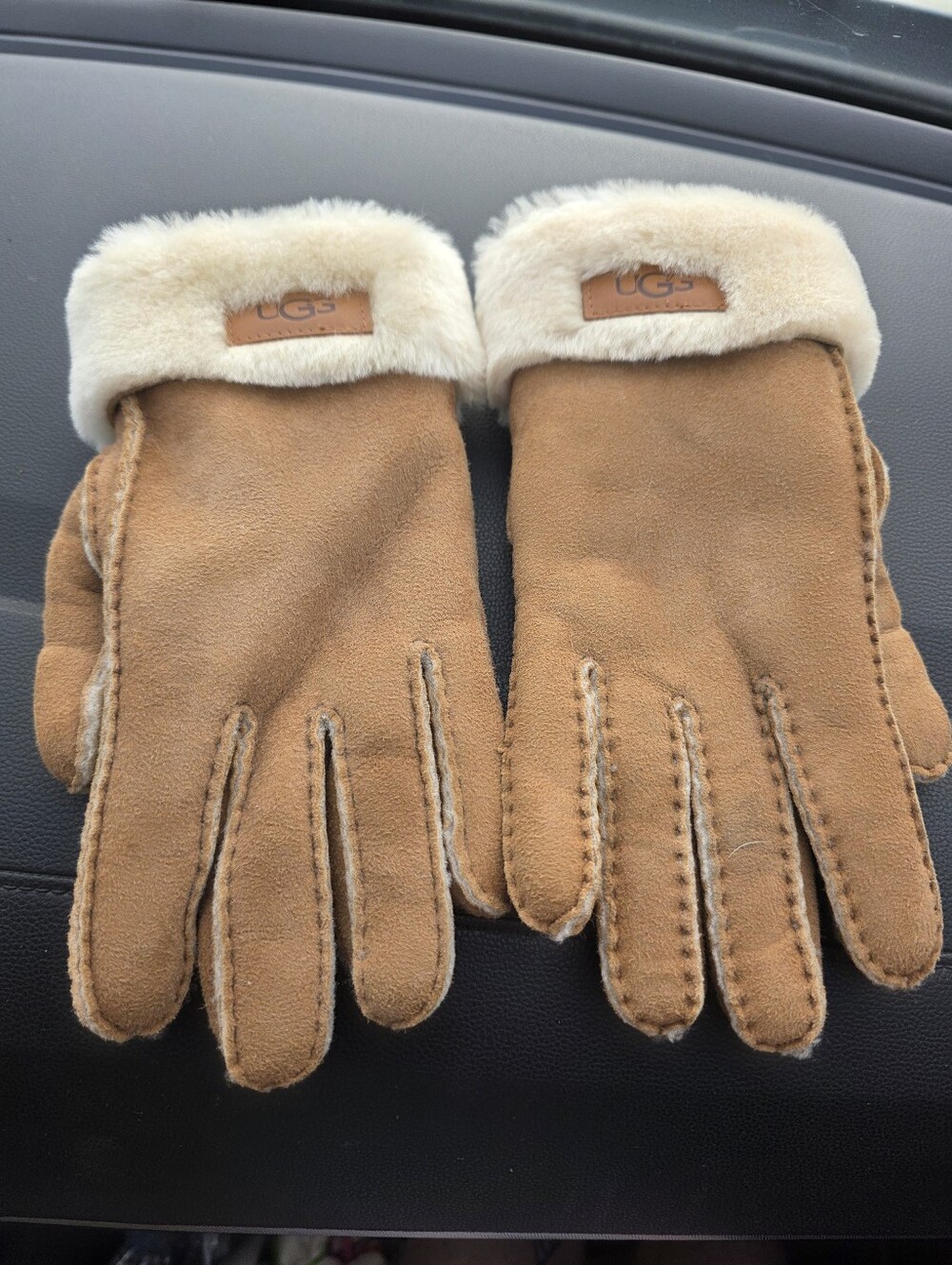 UGG Ladys Chestnut Suede Gloves with Cream Shearling Cuffs